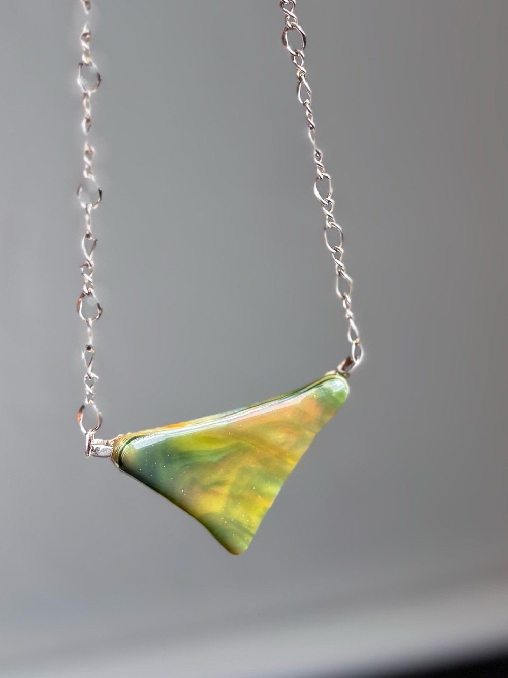 Vintage Chartreuse Geometric Resin Statement Necklace - Picture 3 of 7